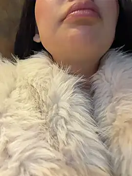 Maddy_Jones 现场XXX聊天