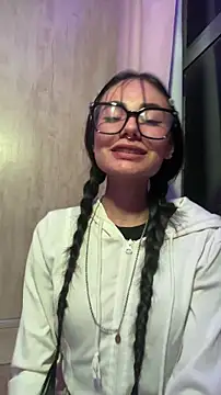 _Lucycherry's Live XXX Chat