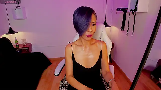 Trinityy__'s Live Chat Room