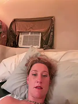 tameinterval29's Live Chat Room