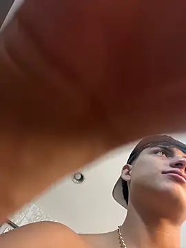 Lander_Cruz লাইভ XXX চ্যাট