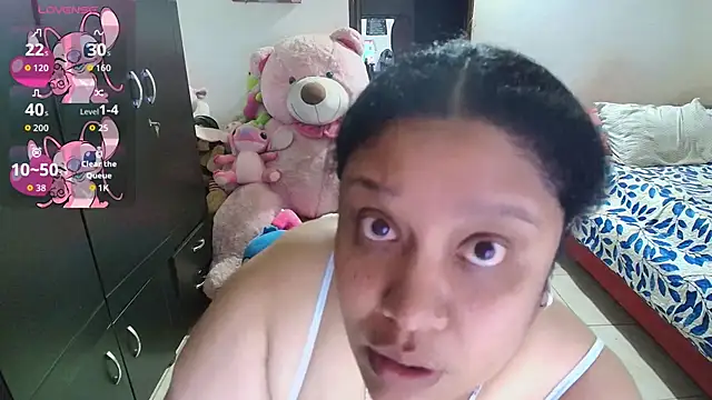 millaroberts' Live XXX Chat