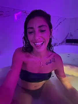 Lalla_Amani – Naživo XXX chat