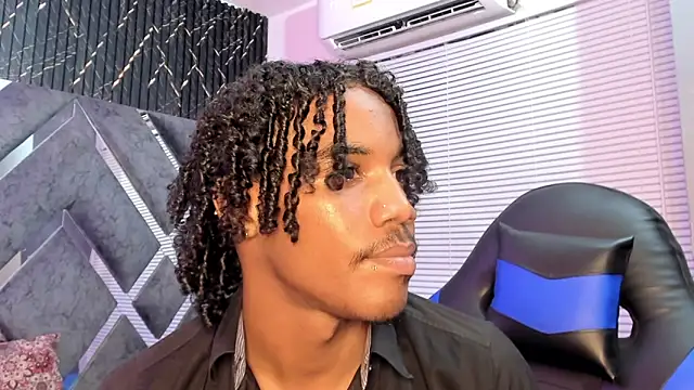 axel_silva4のライブXXXチャット
