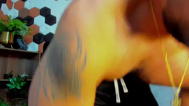 XXX chat uživo modela CharlieGrifinX