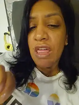 LadyNahir's Live XXX Chat