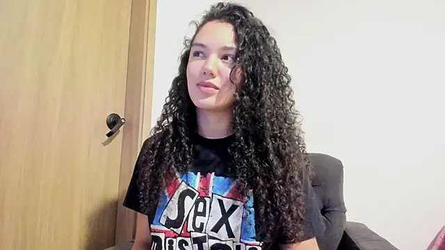 MiaRouseex Chat XXX in diretta