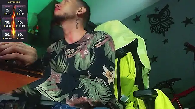 justincs' Live XXX Chat