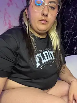 Chat +18 de KaroVelvet ao vivo