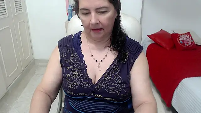leonela_69のライブXXXチャット