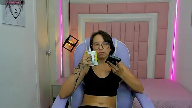 Klaret_Toy live XXX chat