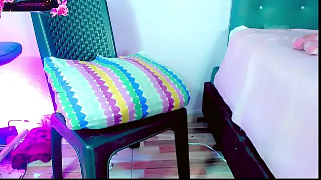XXX chat uživo modela malahya_