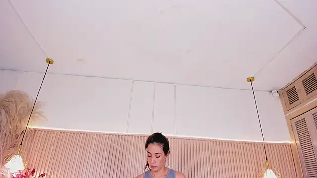 NahimiThompson Chat XXX live
