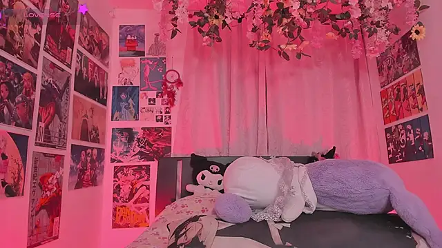 MissCurvyTop's Live XXX Chat