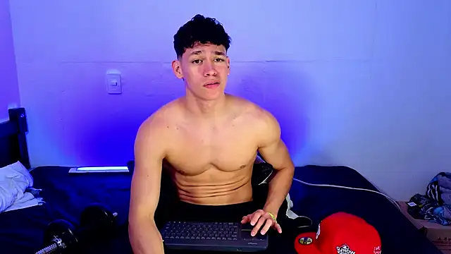 Luke_Muscle – Naživo XXX chat