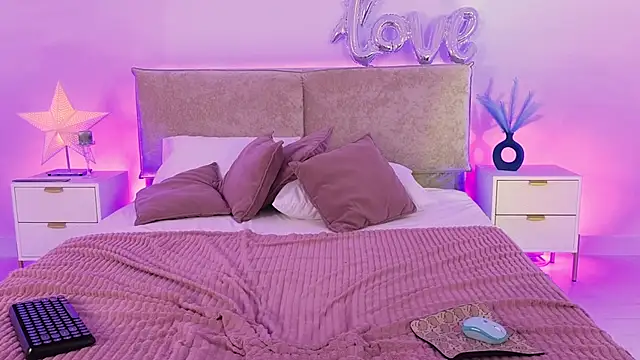 Jules_night Show in webcam