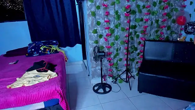 Chat +18 de AngelaCoffee ao vivo