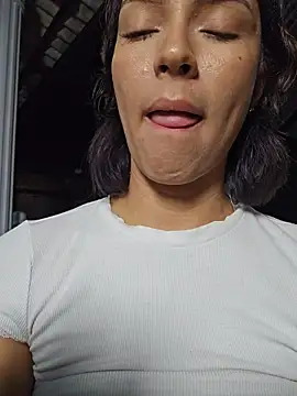 Kitty_San_xXx's Live XXX Chat