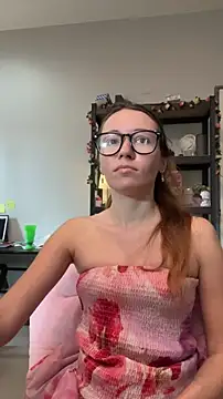Mini_girl_do_it_better webcam show