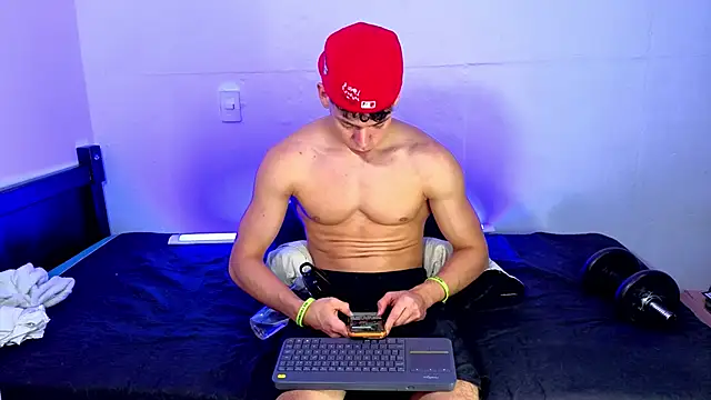 Luke_Muscle's Webcam Show