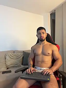 Czat XXX na żywo – Ezzio_Scolaro
