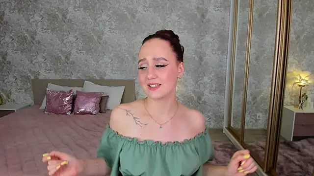 SabrinaCandi Adlı Modelin Canlı XXX Sohbeti