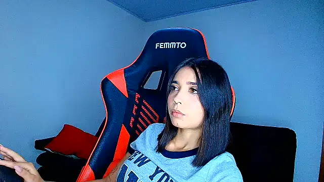 Rousse_violett Chat XXX live