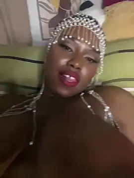 QUEEN_NOBUHLE_FEMDOM_777's Live Chat Room