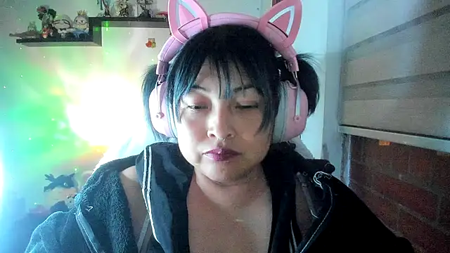 Živý XXX chat Shaddycute_
