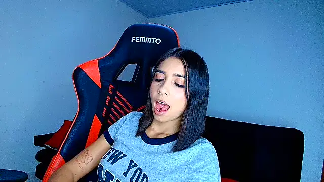 Chat +18 de Rousse_violett ao vivo
