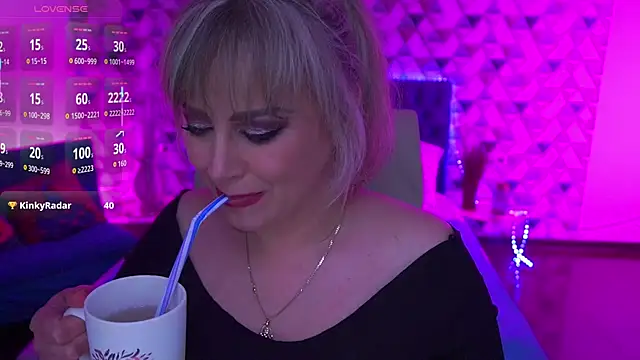 CandyLadyyy Adlı Modelin Web Kamerası Şovu