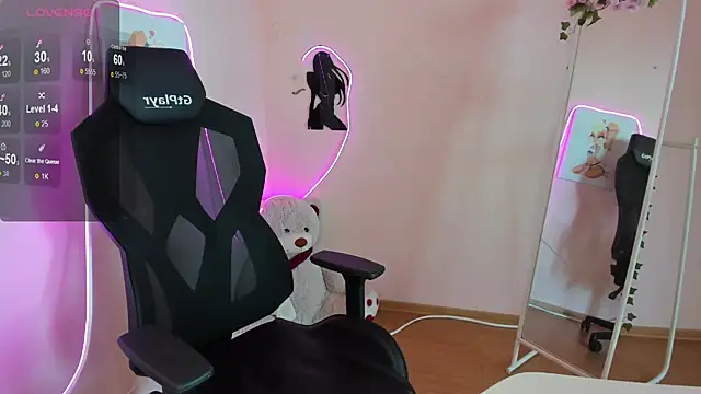 EvelinaLuu's Live XXX Chat