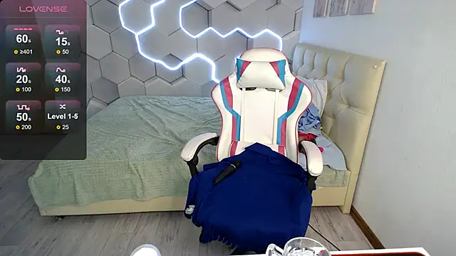 XXX chat uživo modela aliicemeow