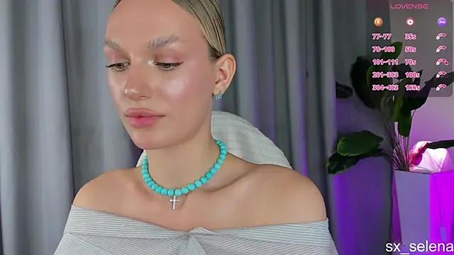 Ice_Strawberry élő XXX-chatje