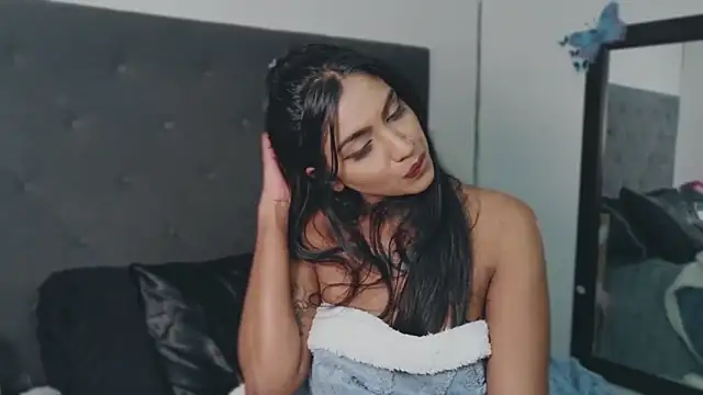 Delilah_Blazee Obrolan Langsung XXX