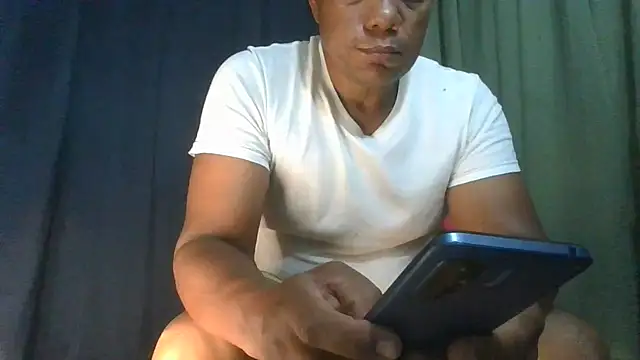 bigblackcock75 élő XXX-chatje