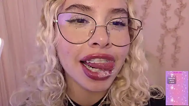 Haelycute Chat XXX live