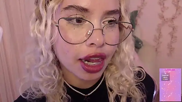 Haelycute élő XXX-chatje