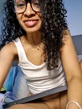 צ'אט XXX בשידור חי של VelvetCurls
