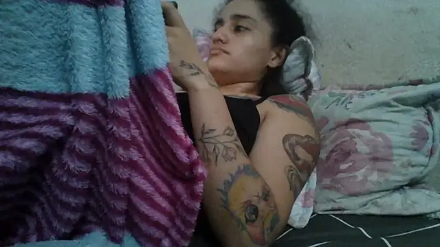 girl_tits' Live XXX Chat