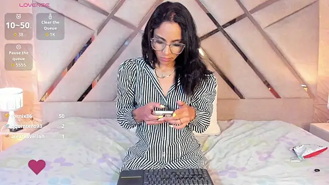 Czat XXX na żywo – sophie_pariss