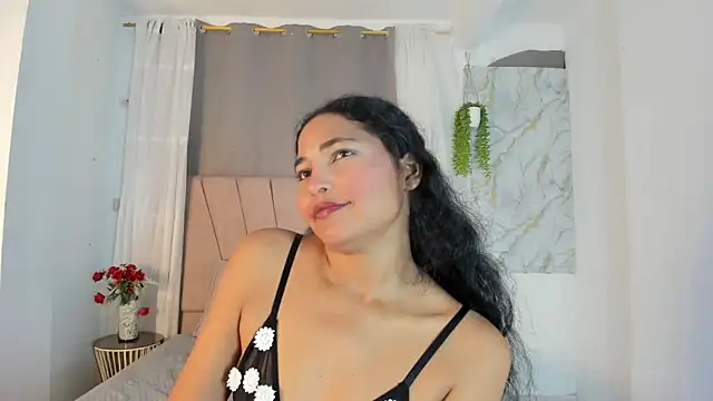 Chat XXX en directo de Elayha_28