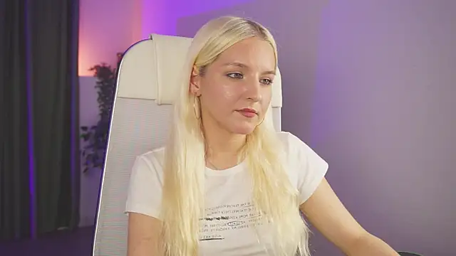 ViolaMore's Live XXX Chat