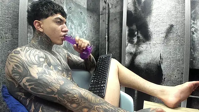 Gury_tattoo – Live XXX-chat