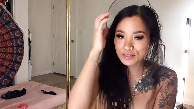 แชท XXX สดของ maciixbby