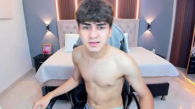 Tommy18__'s Live XXX Chat