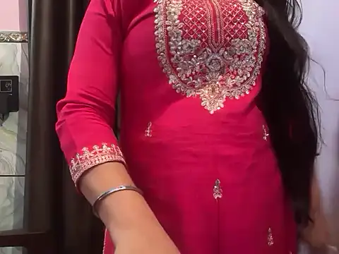Avneet_kaurr1 Adlı Modelin Canlı XXX Sohbeti