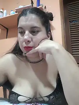 Lucia_queen Chat XXX in diretta