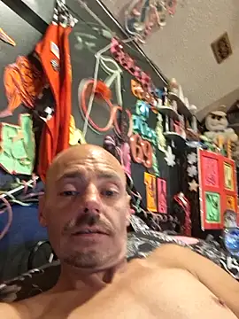 Chatroom XXX en direct de DaddyAndSplashQueen