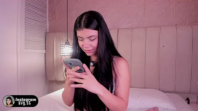 avy_st élő XXX-chatje